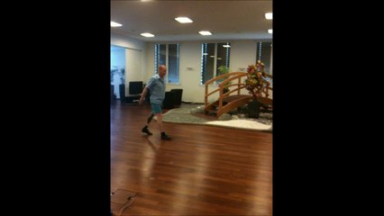 Marche avec le genou Génium