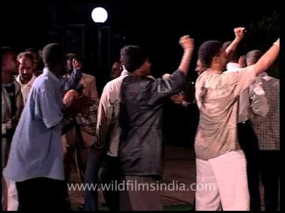 Gettin jiggy with Sudanese music!