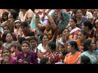 Patriotic Indian moms at the India-Pakistan border!