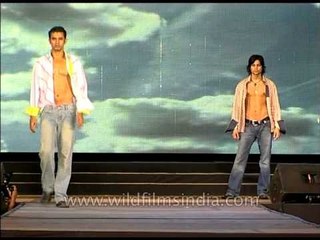 Indian male models flaunt six pack abs, Delhi