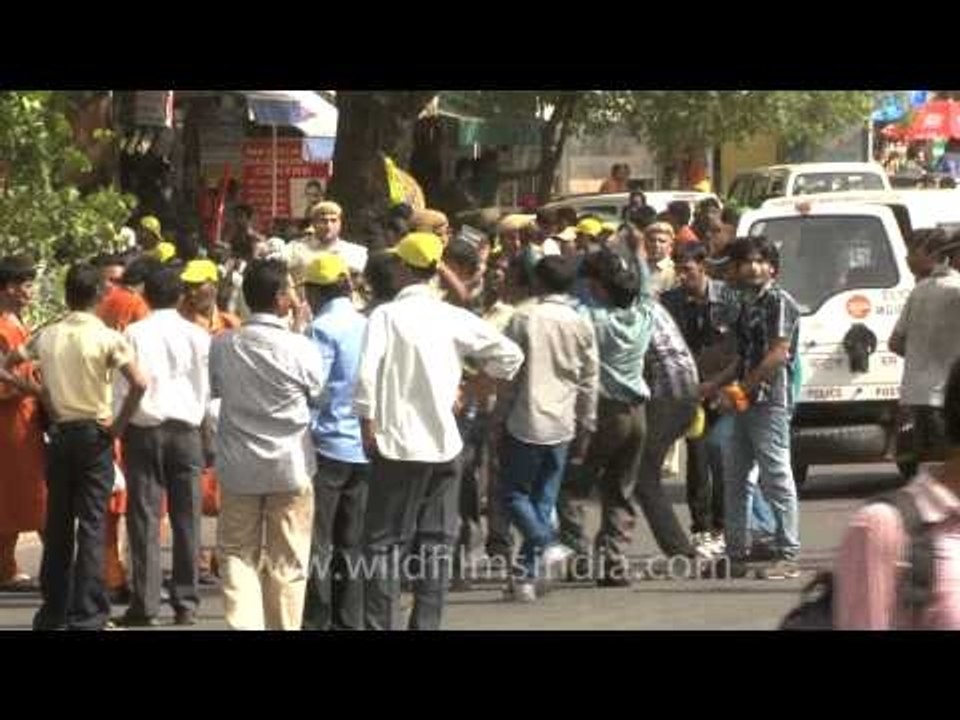 Devotees dance at Ratha Yatra!
