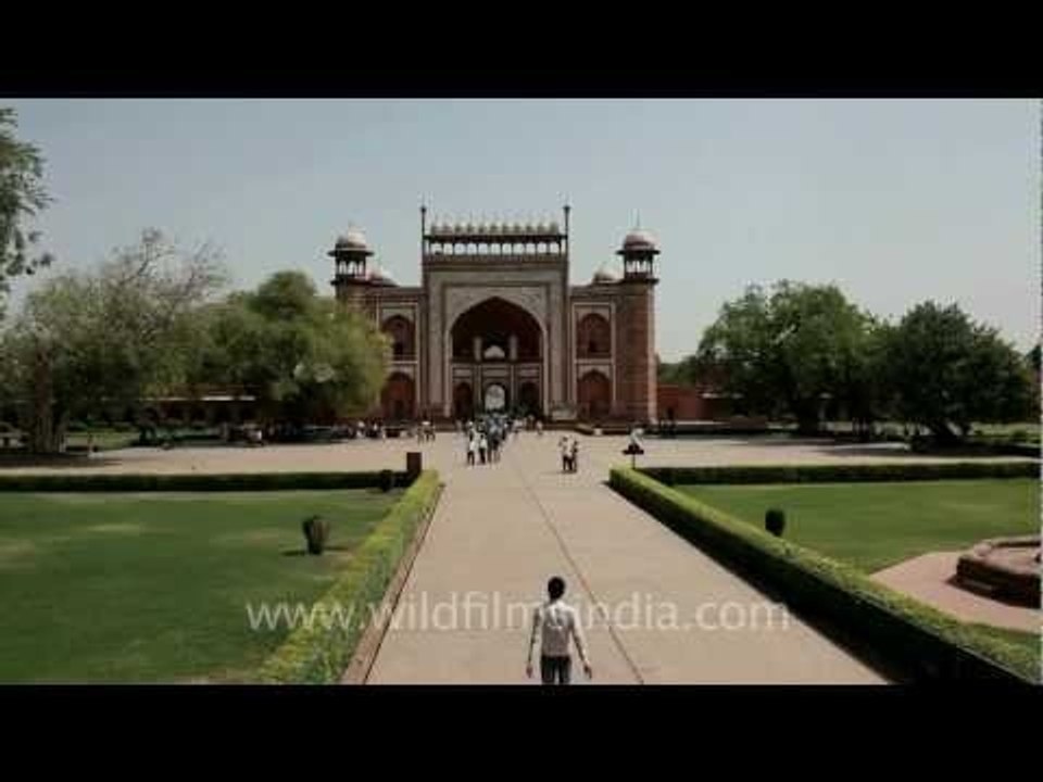 Entrance gate to taj mahal