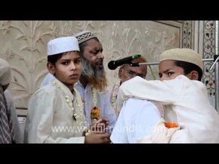 Announcements at the Taj Mahal!