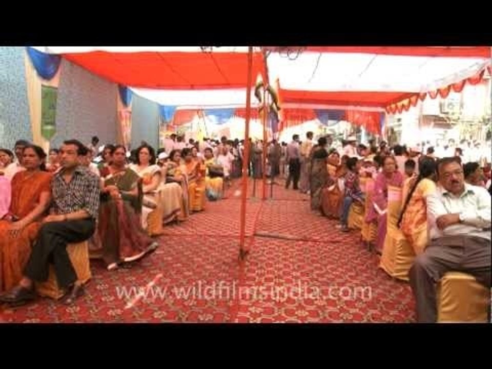 Mahavir jayanti, Devotees Listening to Guruji