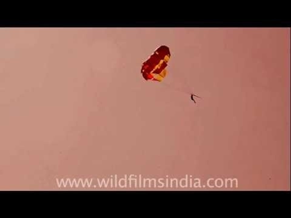 Parasailing in Dubai