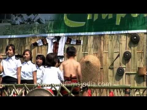 Children perform at the Chapchar Kut festival
