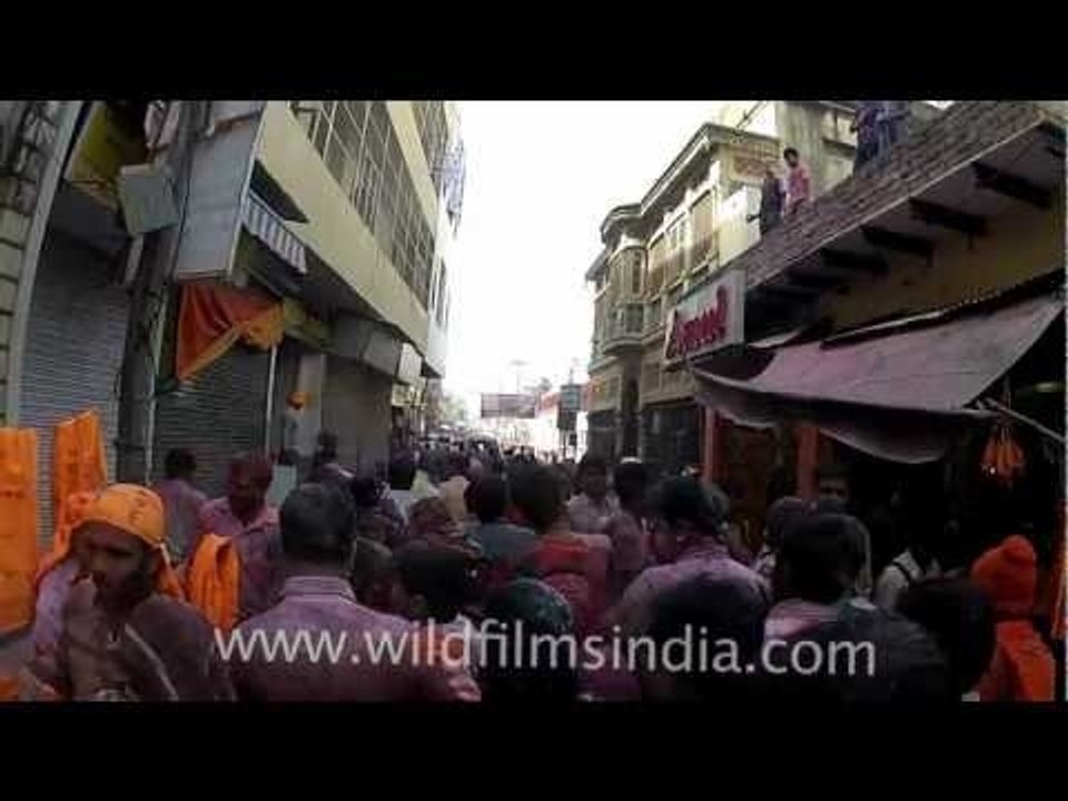 Vrindaban celebrates Holi!!