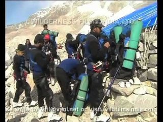 Its now or never, for the men on Everest!