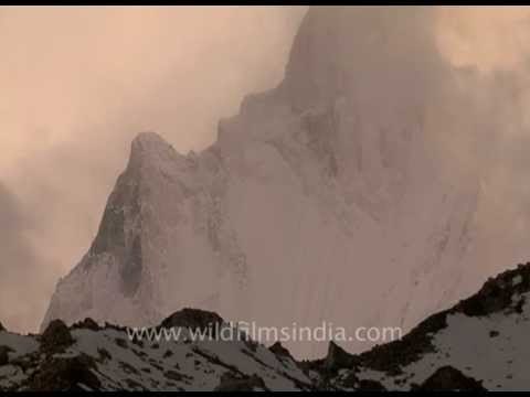 Gaumukh and Shivling in fast forward!