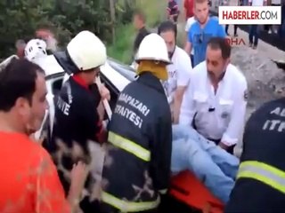 Akyazı'da Trafik Kazası: 2 Ölü, 5 Kişi Yaralı