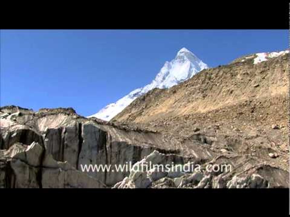 Shivling above the Tapovan shelf, from Gaumukh