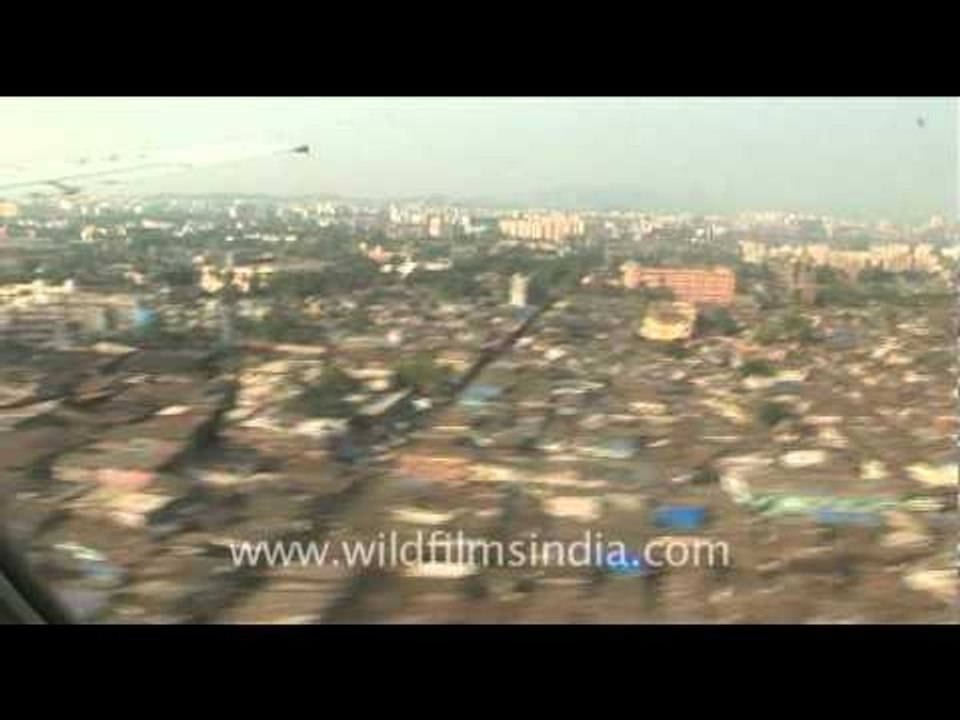 Plane landing in Mumbai