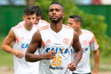 Suposto envolvimento de Luiz Antonio com milícia esquenta treino