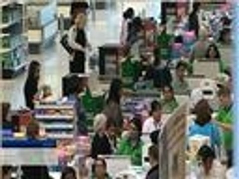 ناشطون يطالبون برفع أجور العمال في بريطانيا