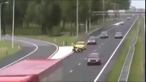 Almanya'da Polise Çarpan Şoför
