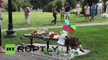 USA: Good Will Hunting bench becomes Robin Williams memorial site