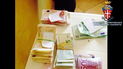 Orta di Atella (CE) - Marijuana e 27mila euro in casa, arrestata una 34enne (12.08.14)