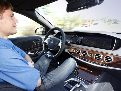 La voiture qui conduit seule, bientôt pour vous ?