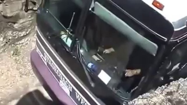 GUARDATE DOVE PASSA QUESTO AUTOBUS SUPER AUTISTA