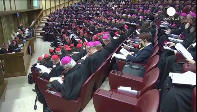 Bispos conservadores contestam abertura do Vaticano a fiéis homossexuais