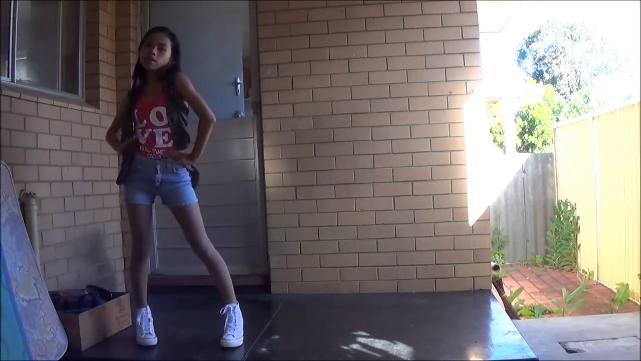 TTS (Taetiseo) - Holler Dance Cover