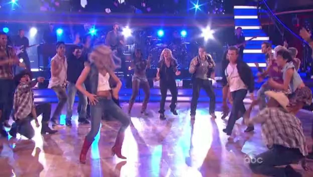 Julianne Hough, Blake Shelton & Kenny Wormald - "Footloose"