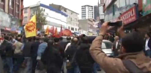 Esenyurt'taki Anmada Yoldan Geçen Sürücüye Linç Girişimi