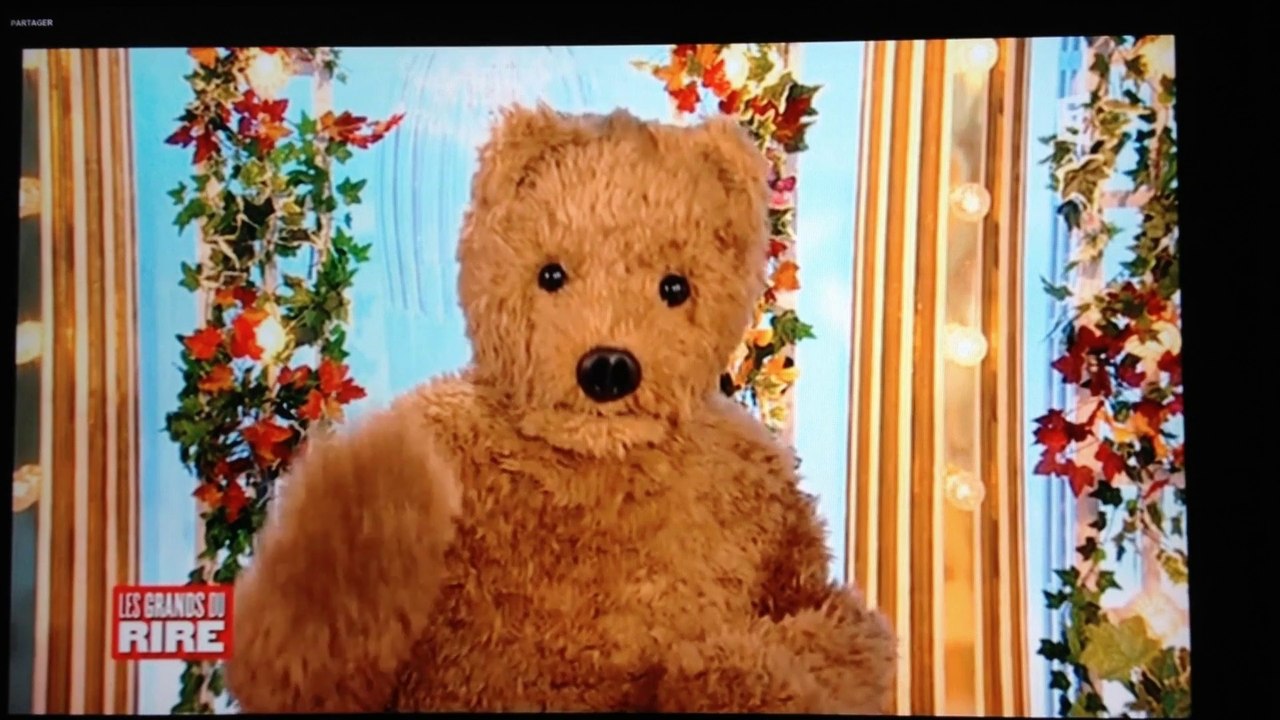 Nounours invité sur le plateau des Grands du rire sur France 3