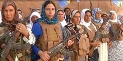 Telegraph: Türk Askerleri Kenarda Dururken, Kürt Kızları Savaşıyor