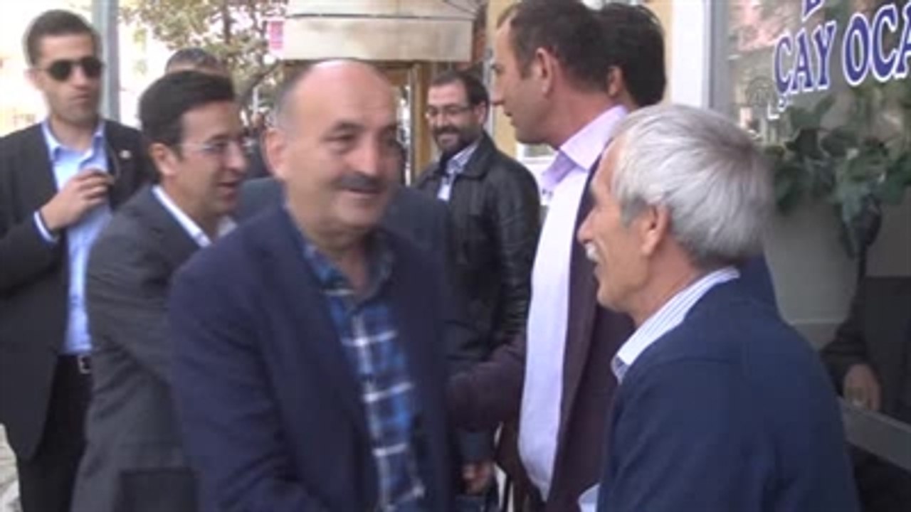 Müezzinoğlu: "Amerika'nın, Almanya'nın ve İngiltere'nin Ne İşi Var, Onların İşi Var Çözüyorlar,...