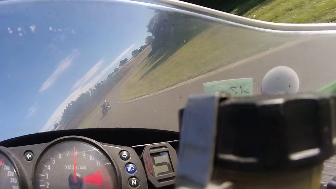 Journée club moto Pau 12/10//2014 - Groupe 2 - 5ème session - ZX9R vue avant en poursuite Stef