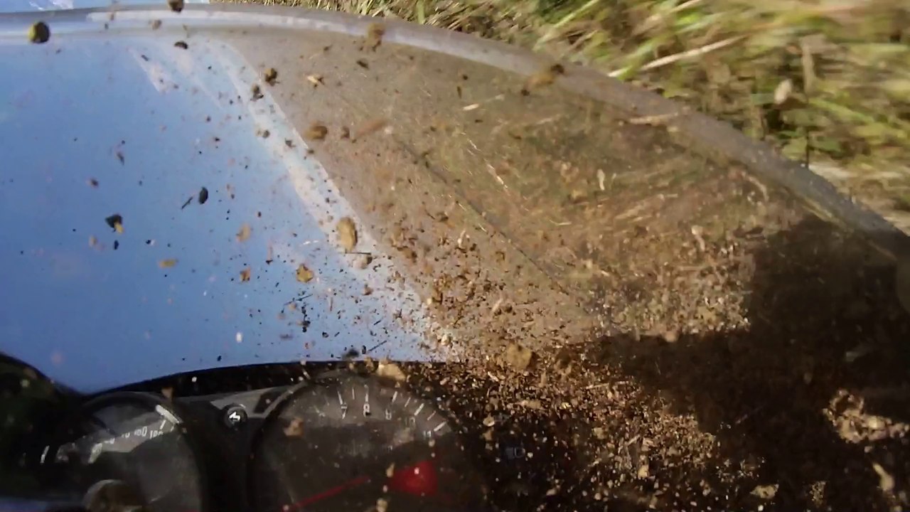 Journée club moto Pau 12/10//2014 - Groupe 2 - 5ème session - ZX9R glissade vue avant en poursuite Stef