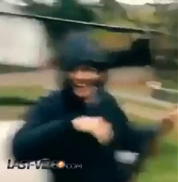 Un sniper s'entraine dans son jardin