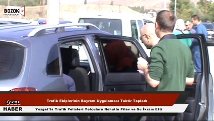 YOZGAT TRAFİK POLİSLERİ YOLCULARA NOHUTLU PİLAV İKRAM ETTİ