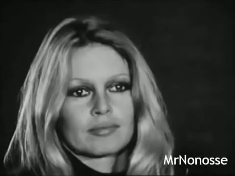 Brigitte Bardot et Annie Girardot Interview -Les Novices- 1970