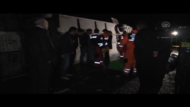 Sivas'ta Polisleri Taşıyan Otobüsün Devrilmesi 3