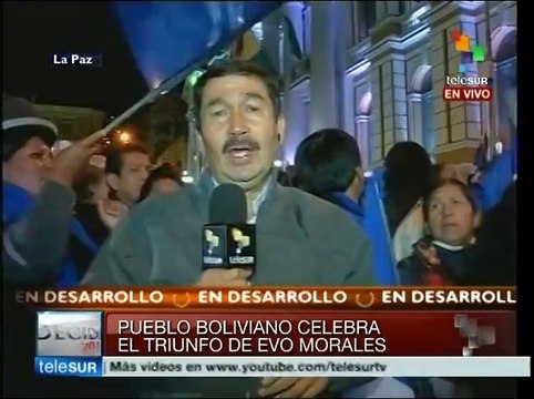 Miles de bolivianos celebran la inminente reelección de Evo Morales