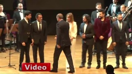 Erdoğan'dan 'Uzun İnce Bir Yoldayım' Türküsü