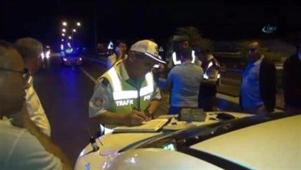 Şehirlerarası Otobüse Tur Otobüsü Çarptı