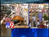 Strong winds destroy car showrooms in Visakha - Tv9