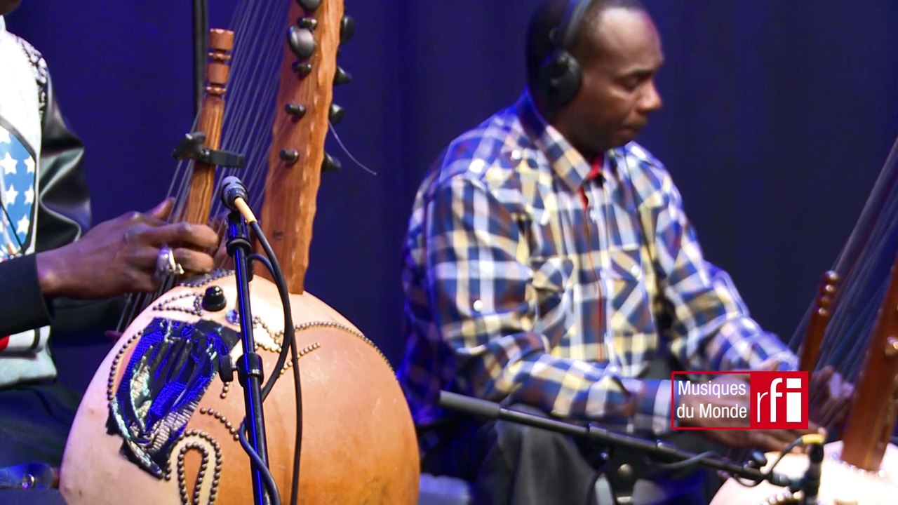 Toumani & Sidiki Diabate interprètent "Lampedusa" dans Musiques du Monde  sur #RFI - Vidéo Dailymotion