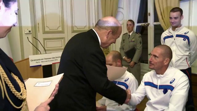 Les « Invictus Men » félicités par le ministre de la Défense