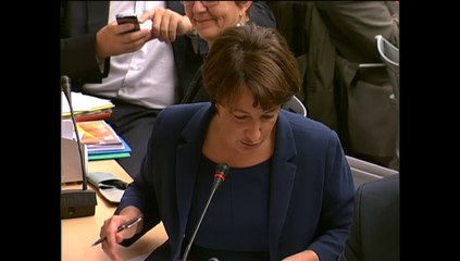 La députée Isabelle Attard interroge la SACEM sur la licence globale