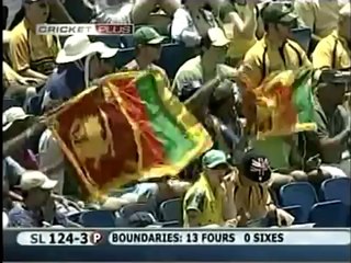 Chamara Silva and Mahela Jayawardene  4 4 4 4 6 hammers Shaun Tait 2007