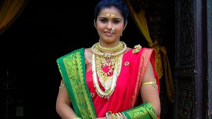 Скачать видео: Mhalsa AKA Surabhi Hande Shows Her Ethnic Jewellery - Jai Malhar - Zee Marathi Serial