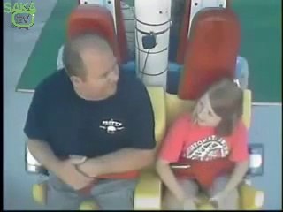 Babasını Lunaparka Götüren Küçük Kız