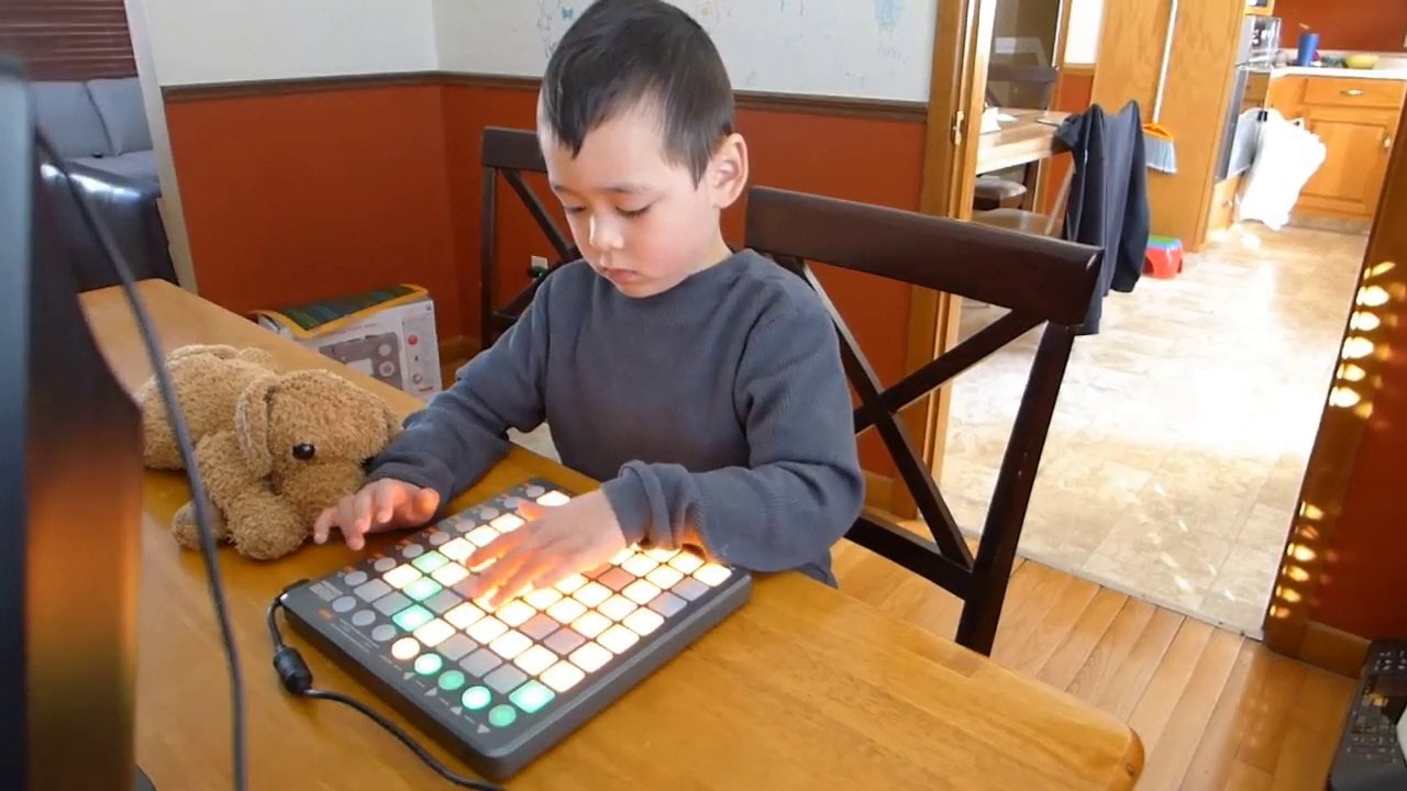 Petit garçon de 5 ans - Cover Pop Culture Madeon