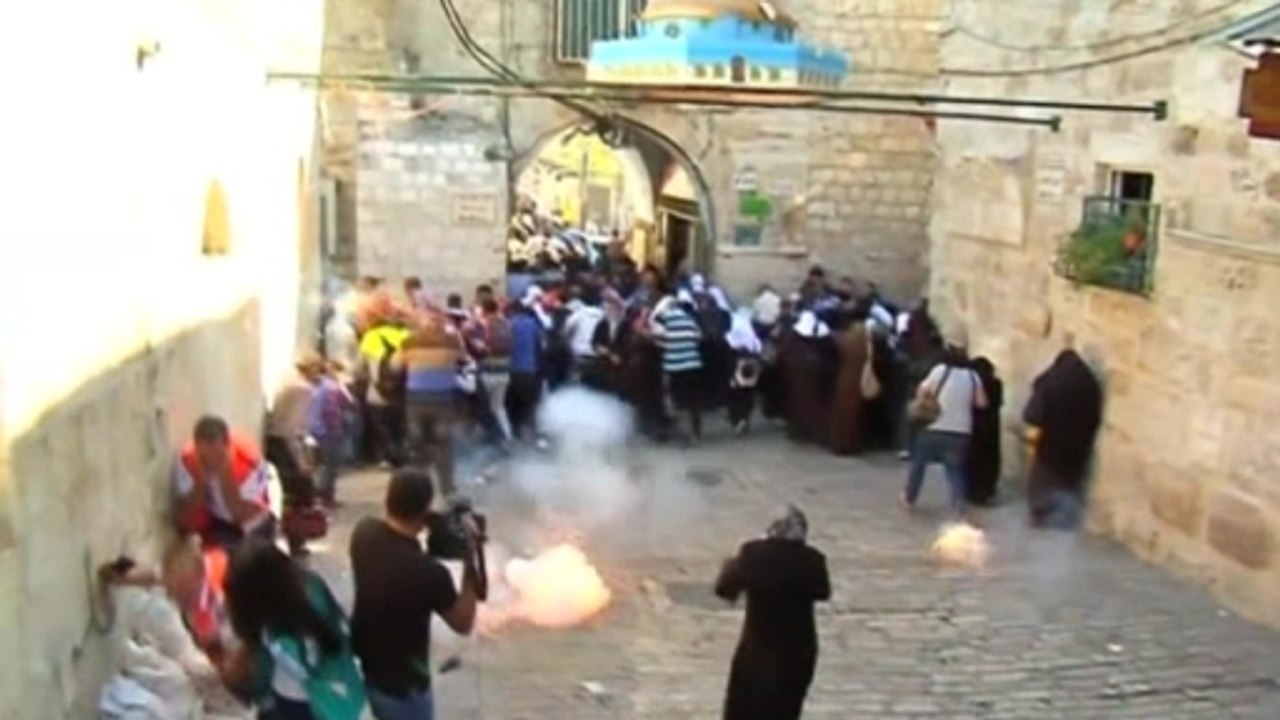 Stun grenades used to disperse Palestinians near al-Aqsa mosque
