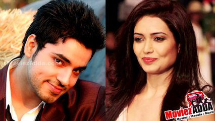 Bigg Boss 8 | Hrithik Roshan Lies, Gautam & Karishma Hug