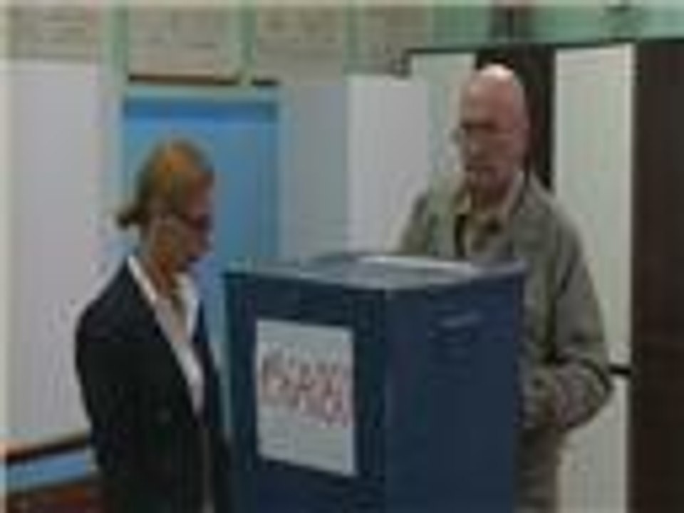 توجه الناخبين في البوسنة والهرسك إلى صناديق الاقتراع